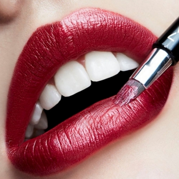 MAC New York Apple Frost Lipstick - Picture 3 of 9